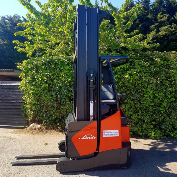 Linde-R16X-03-Electric-Reach-truck-used-forklifts-s